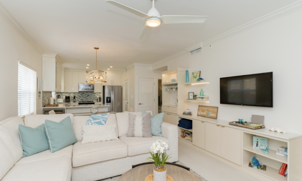 Regal Beach Club 211